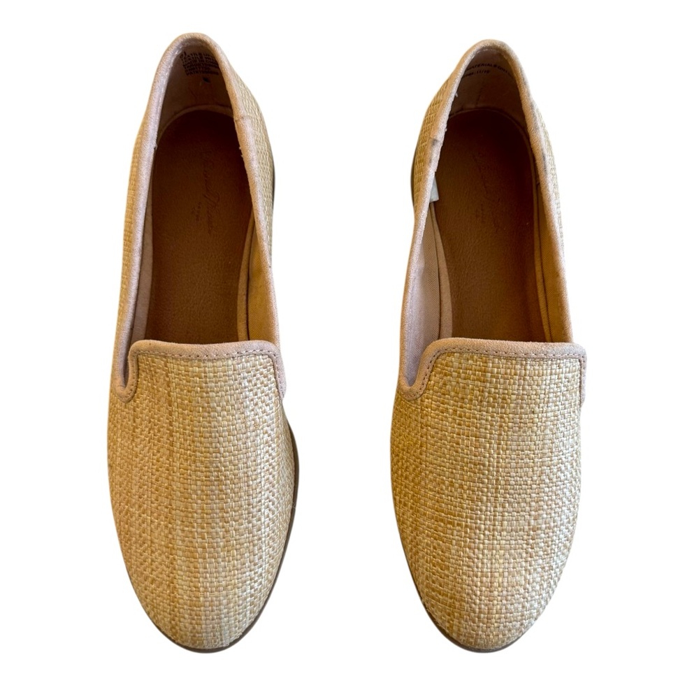 Women's Universal Thread Woven Tan Loafers Size 6.5